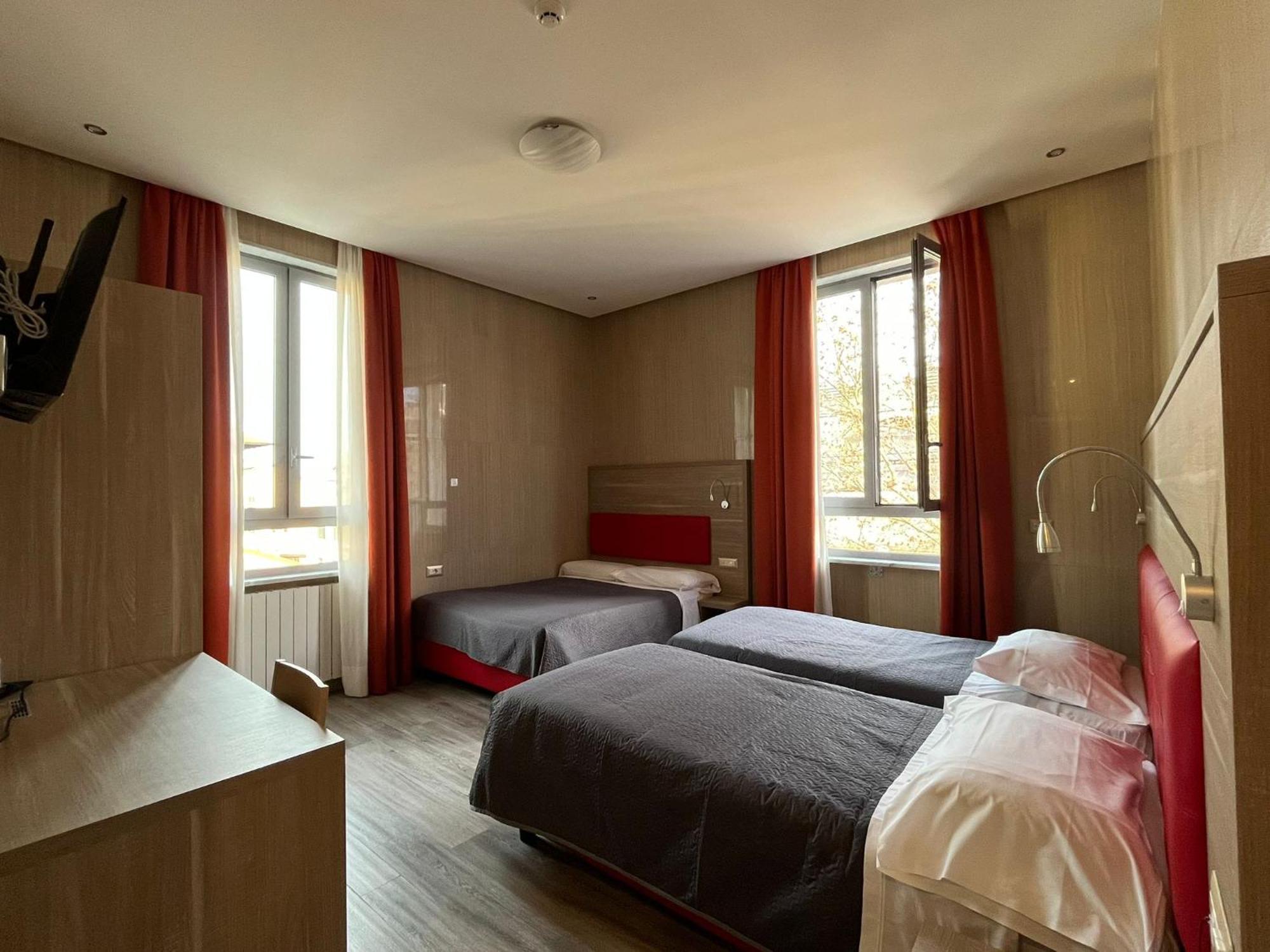 Hotel Midway — Fotos 3